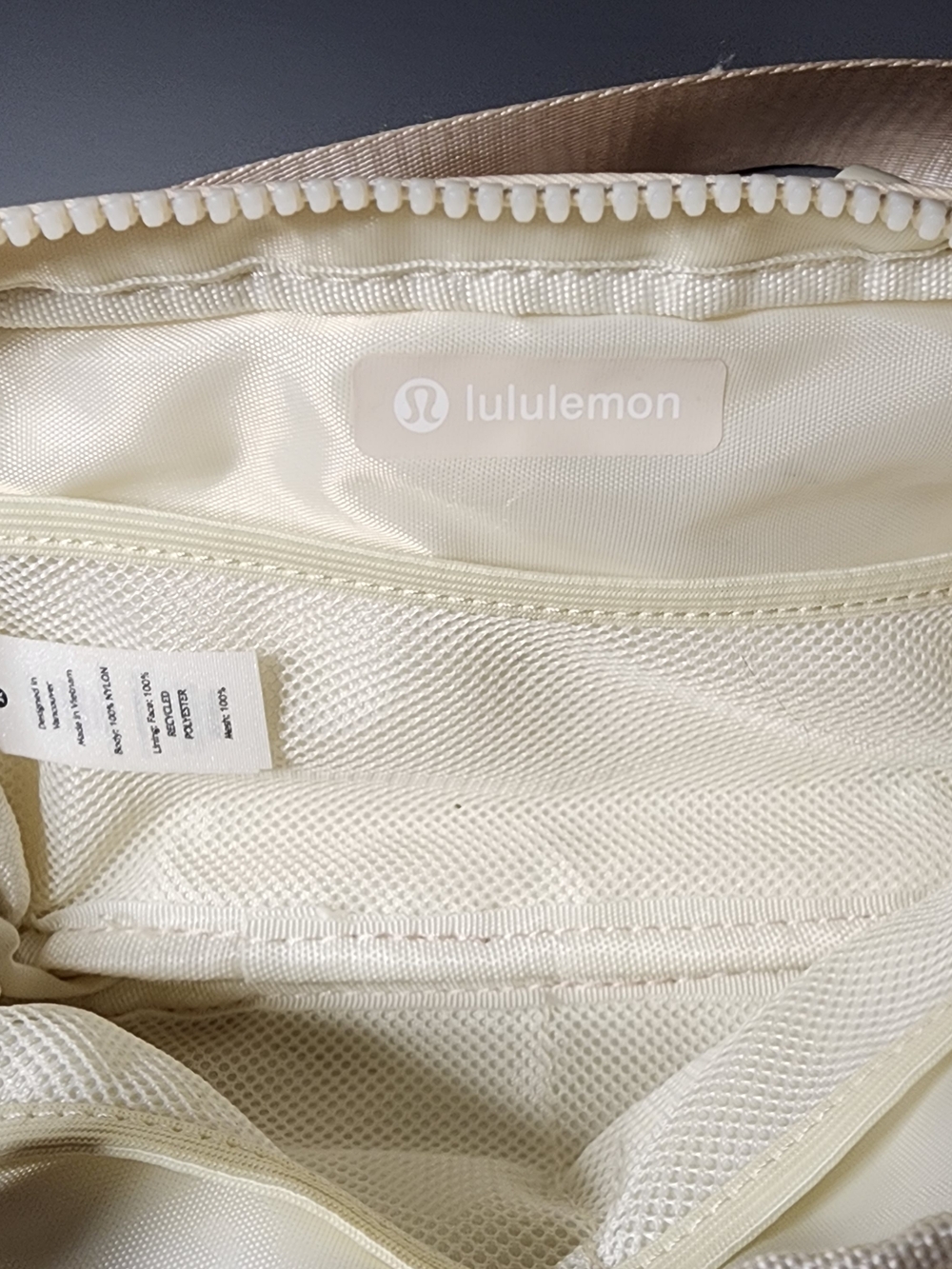 lululemon athletica Cream Travel Pouch - Picture 6 of 12